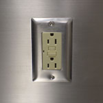 Advance Tabco TA-62A Duplex Electric Outlet (in VKS splash), Each