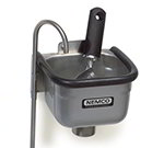 Nemco 77316-7 7-in Spade Cleaning Well w/ .38-in Round Spigot & Rubber Bumper, Stainless