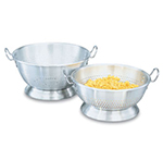 Vollrath 68350 16-qt Colander - Aluminum