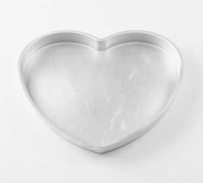 American Metalcraft 7 Heart Pizza Pan   Aluminum